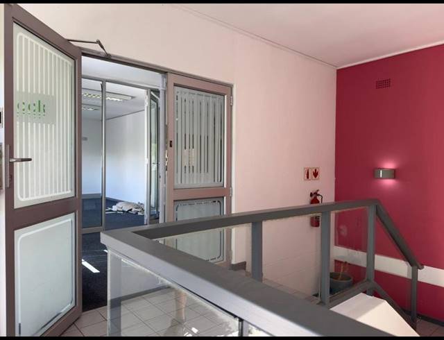 BUSINESS PROPERTY TO RENT IN CLAREMONT